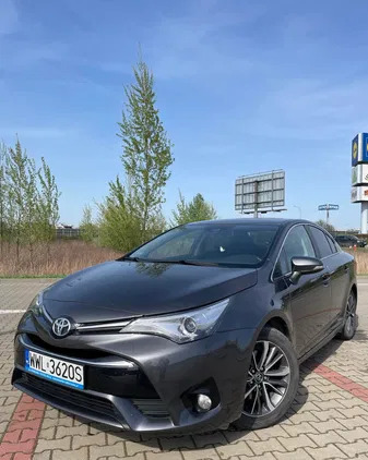 toyota Toyota Avensis cena 52100 przebieg: 175500, rok produkcji 2017 z Marki